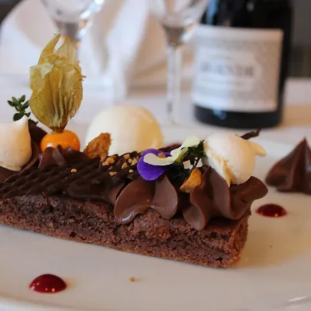Hotel Hôtel Le Cheval Blanc 4*