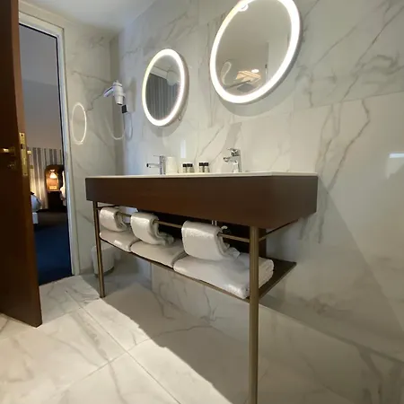 Hotel Hôtel Le Cheval Blanc