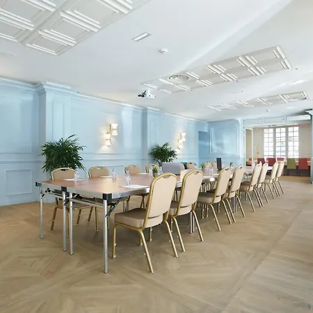 Hôtel Le Cheval Blanc Hotel 4*