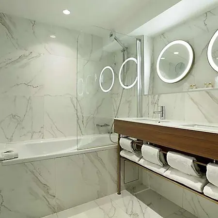 Hotel Du Cheval Blanc - Paris Marne La Vallée 4*
