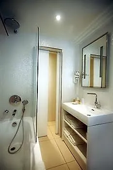 Hotel Du Cheval Blanc - Paris Marne La Vallée 4*