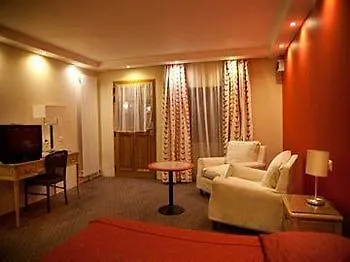 Hotel Du Cheval Blanc - Paris Marne La Vallee