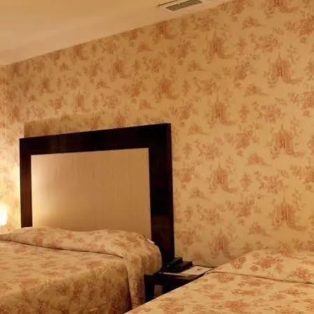 Hotel Du Cheval Blanc - Paris Marne La Vallee Disneyland Paris
