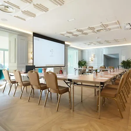 Hôtel Le Cheval Blanc 4* Disneyland Paris