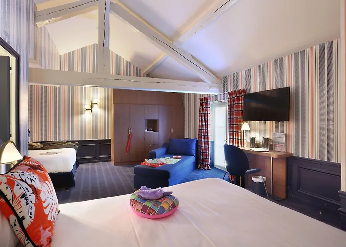 Hotel Du Cheval Blanc - Paris Marne La Vallee 4*