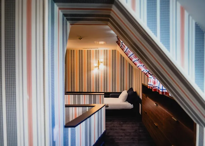 Hotel Du Cheval Blanc - Paris Marne La Vallee