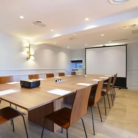מלון Du Cheval Blanc - Paris Marne La Vallee 4*