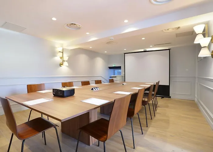 ホテル Du Cheval Blanc - Paris Marne La Vallee 4*